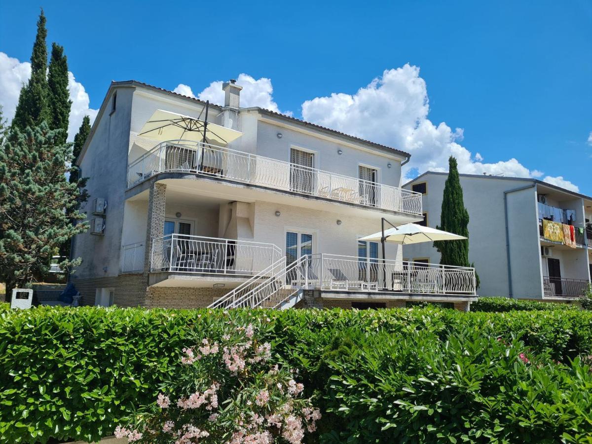 Apartments Elizabeta Dramalj Extérieur photo